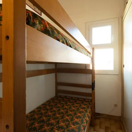 1 Bedroom Plus Cabin Apartment For 6 *
